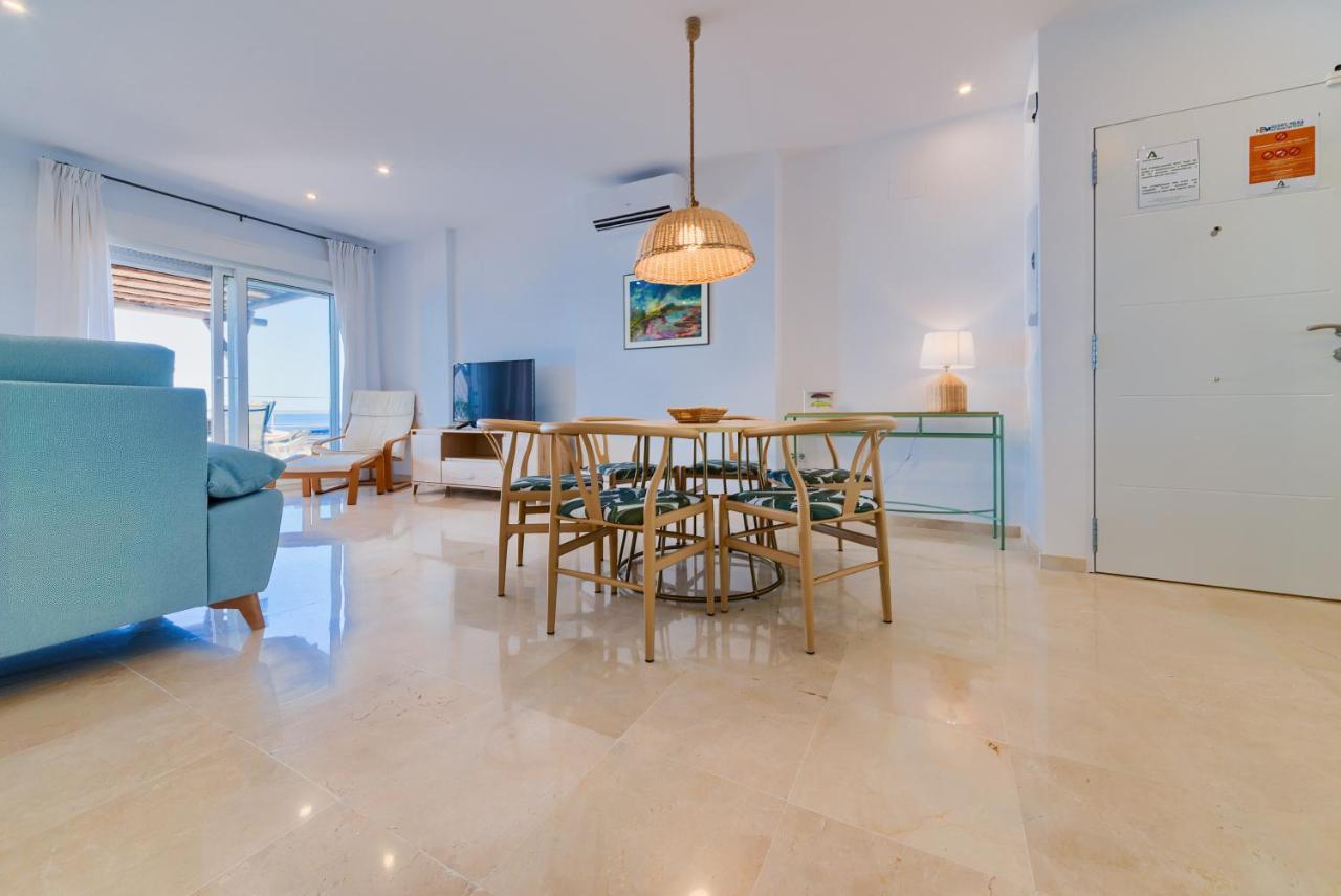 Holidays2Fuengirola Duplex With Stunning Sea View, Terraces,1St Line Beside Port Екстериор снимка