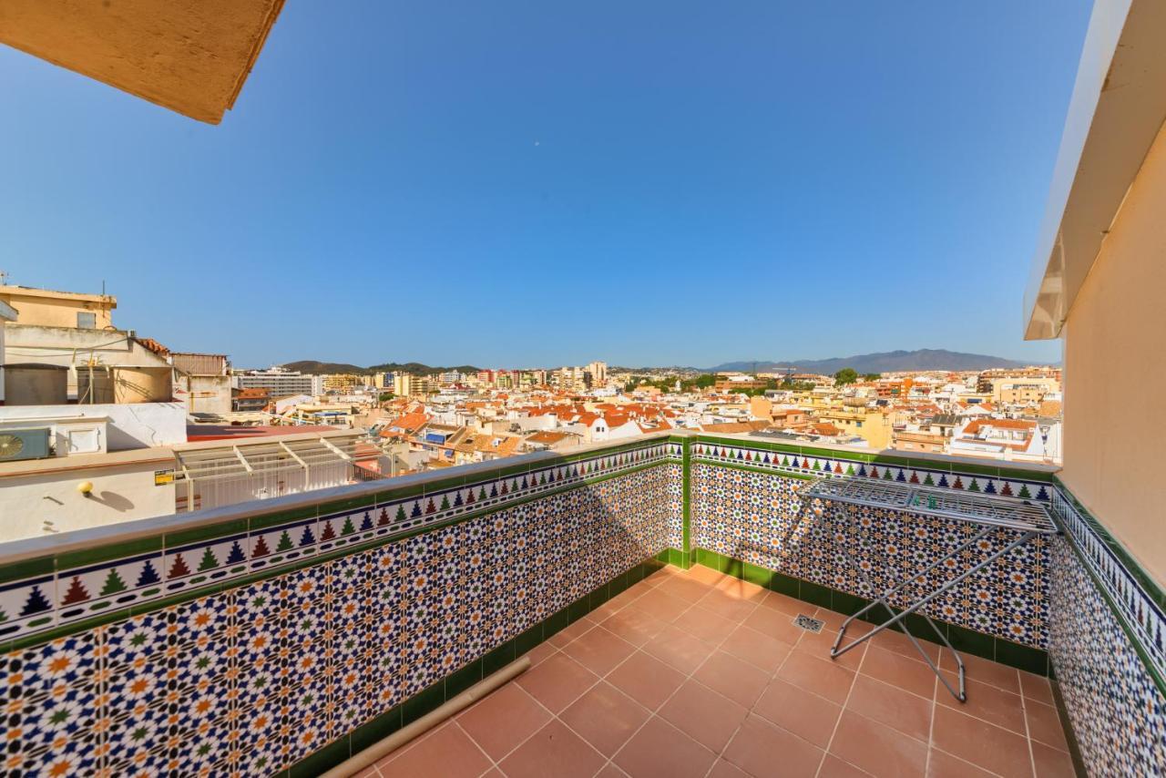 Holidays2Fuengirola Duplex With Stunning Sea View, Terraces,1St Line Beside Port Екстериор снимка
