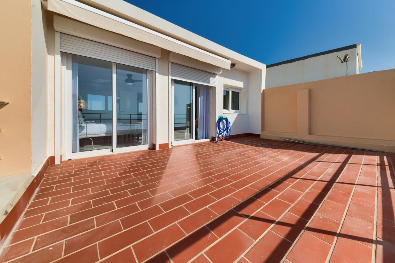Holidays2Fuengirola Duplex With Stunning Sea View, Terraces,1St Line Beside Port Екстериор снимка