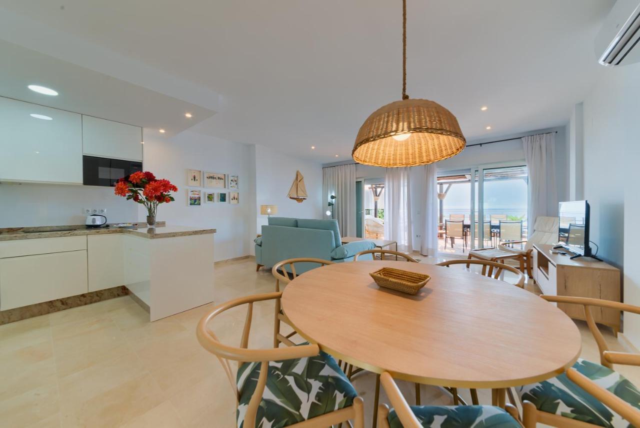 Holidays2Fuengirola Duplex With Stunning Sea View, Terraces,1St Line Beside Port Екстериор снимка