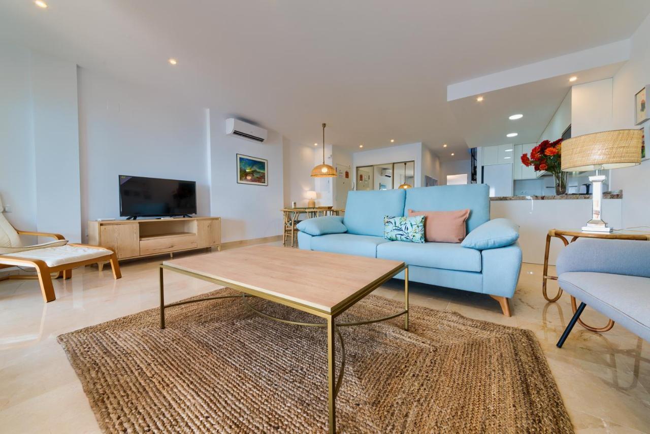 Holidays2Fuengirola Duplex With Stunning Sea View, Terraces,1St Line Beside Port Екстериор снимка