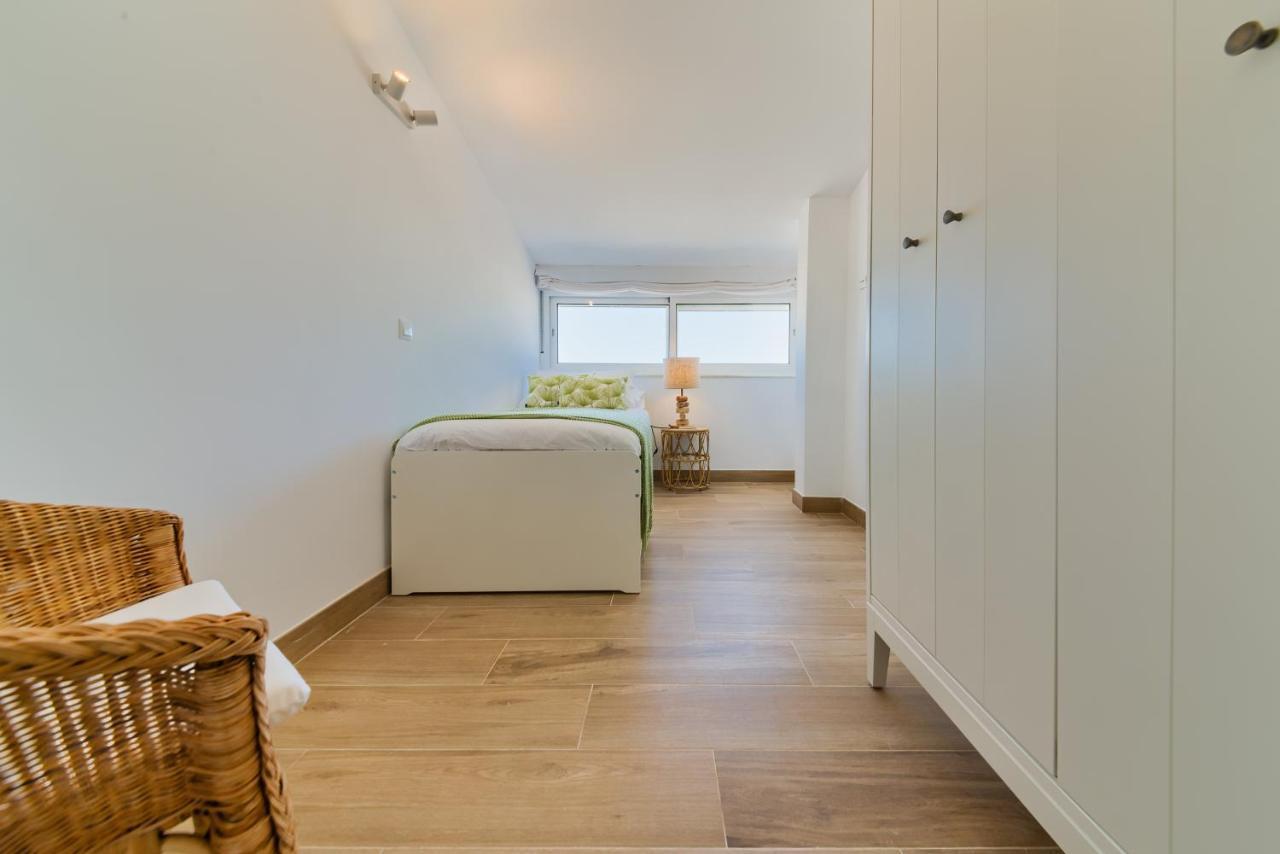 Holidays2Fuengirola Duplex With Stunning Sea View, Terraces,1St Line Beside Port Екстериор снимка