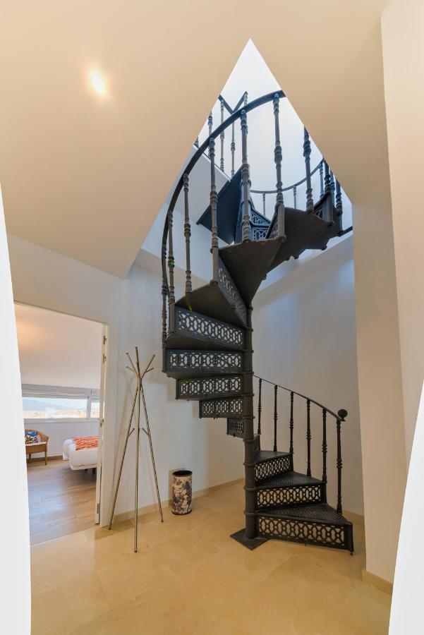 Holidays2Fuengirola Duplex With Stunning Sea View, Terraces,1St Line Beside Port Екстериор снимка