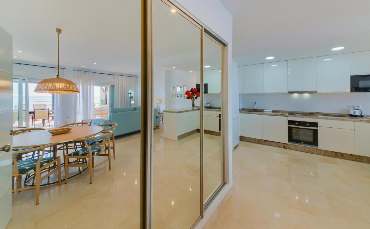 Holidays2Fuengirola Duplex With Stunning Sea View, Terraces,1St Line Beside Port Екстериор снимка